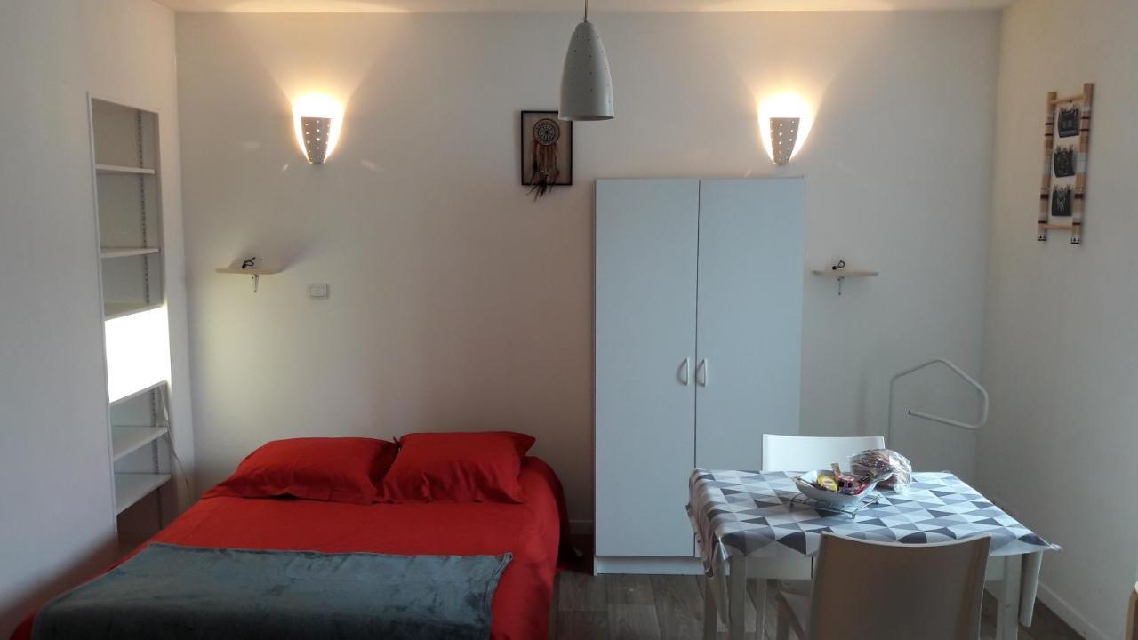 Studio 20 M2-Proche Gare La Roche-sur-Yon Εξωτερικό φωτογραφία